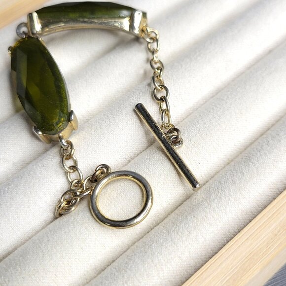 Faceted Green Peridot Stone Gold Tone Bracelet Toggle Clasp Small 5 1/4 in - Picture 5 of 7